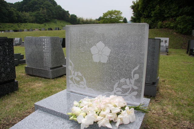 デザイン墓石の建立事例（川本様）